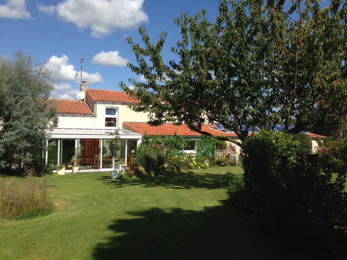 Chez Pierre Et Caroline Bed & Breakfast Les Herbiers Exterior photo