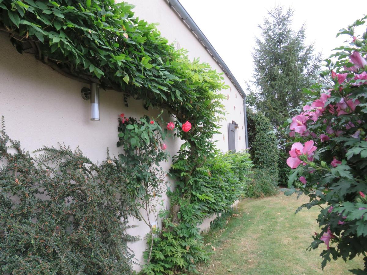 Chez Pierre Et Caroline Bed & Breakfast Les Herbiers Exterior photo